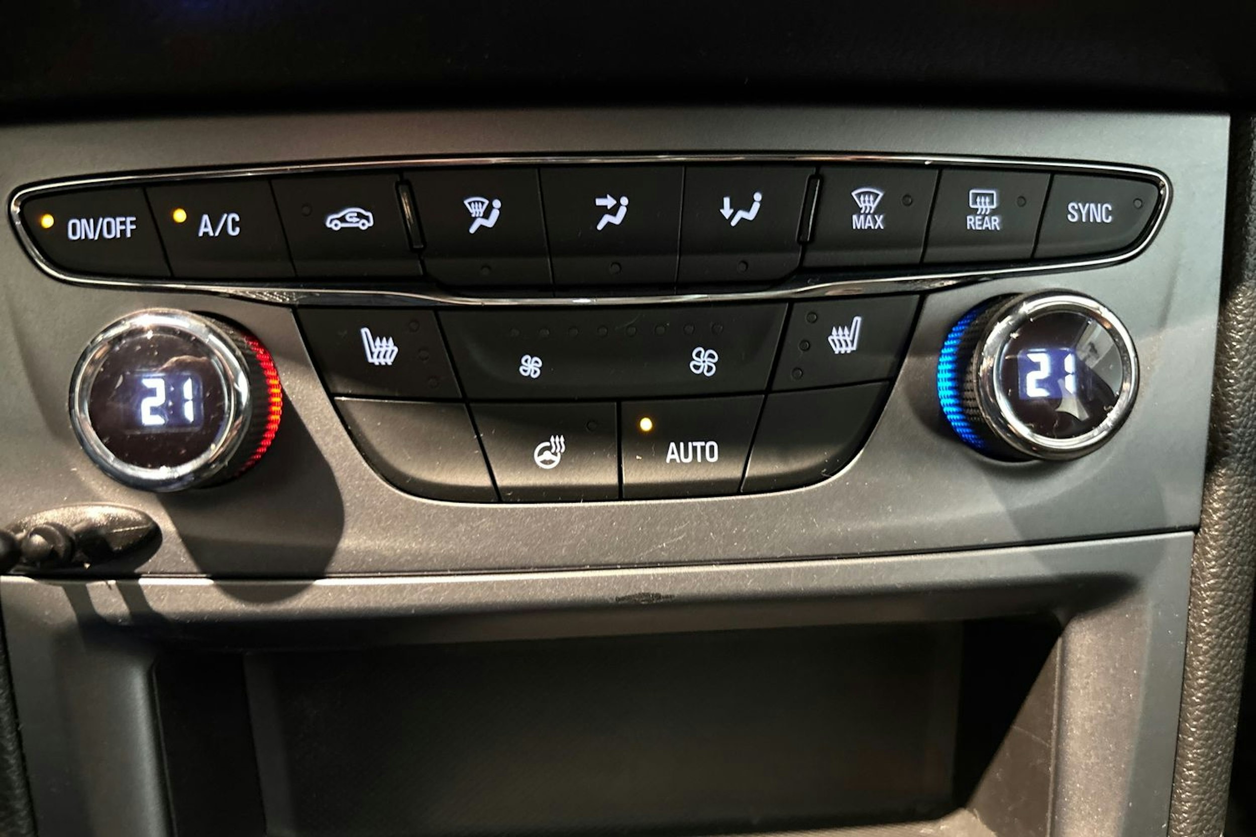 Valkoinen Opel ASTRA 2021 kuva 20.