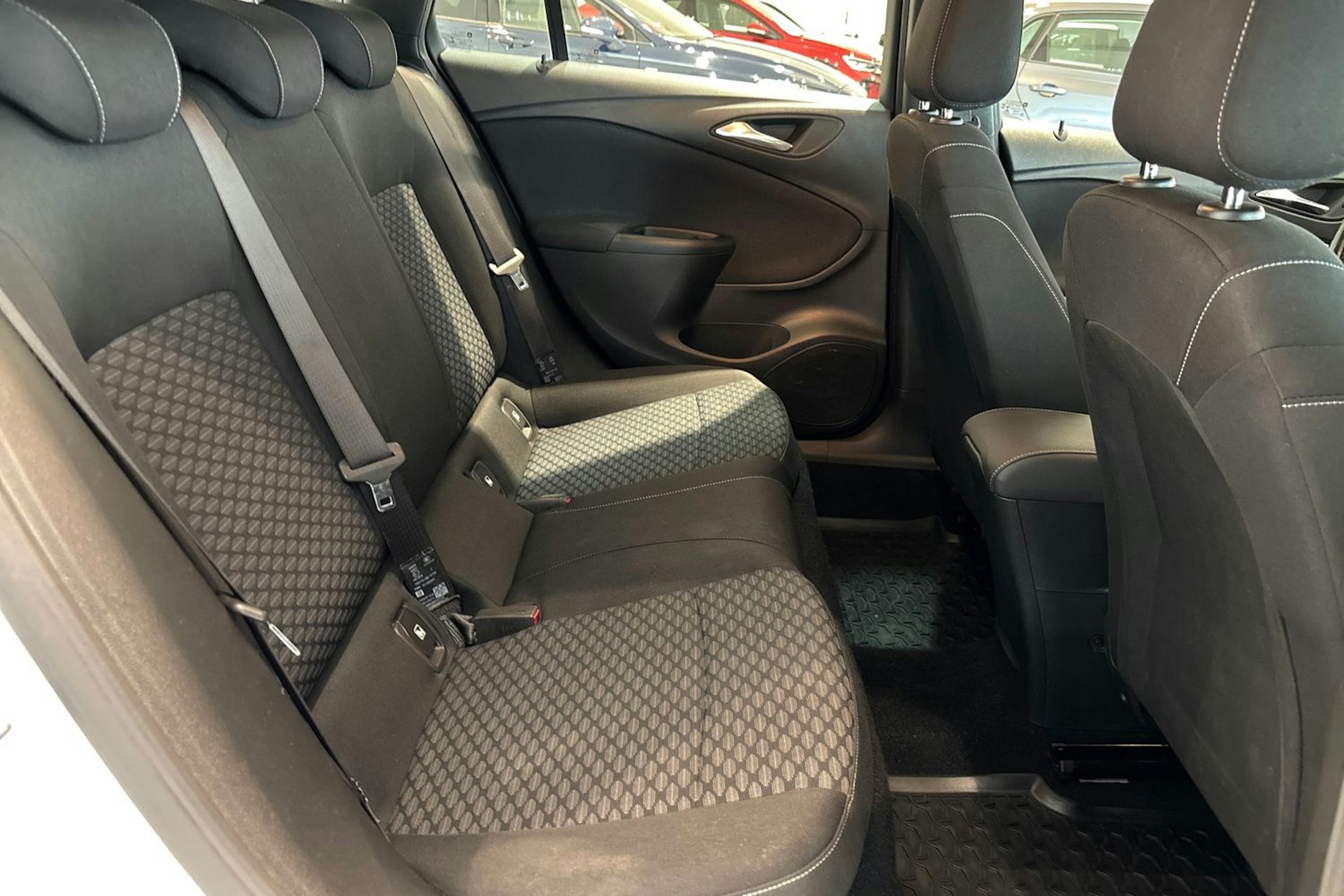 Valkoinen Opel ASTRA 2021 kuva 24.