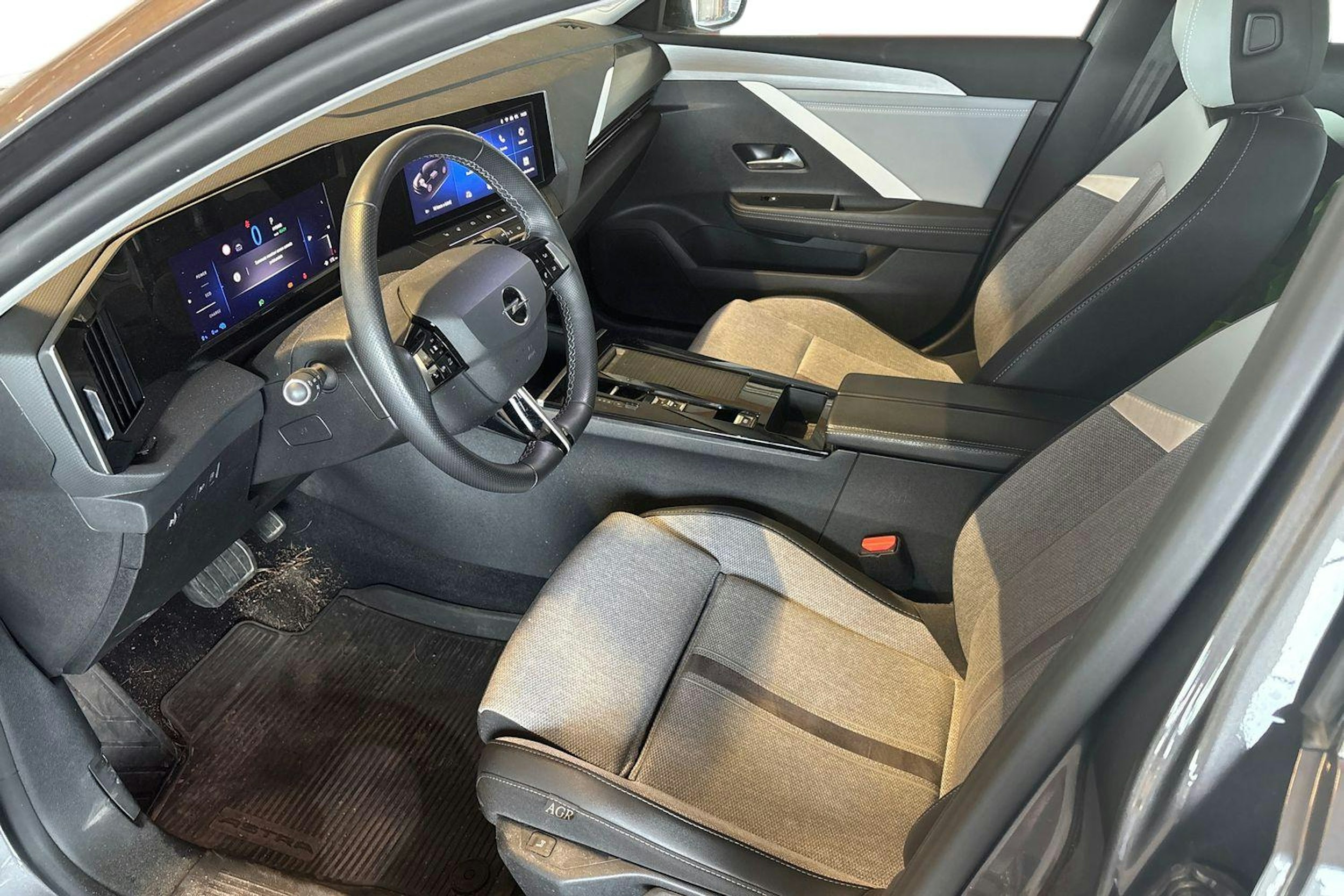 harmaa Opel Astra 2022 kuva 3.