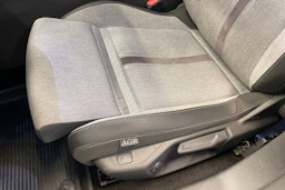 harmaa Opel Astra 2022 kuva 16.