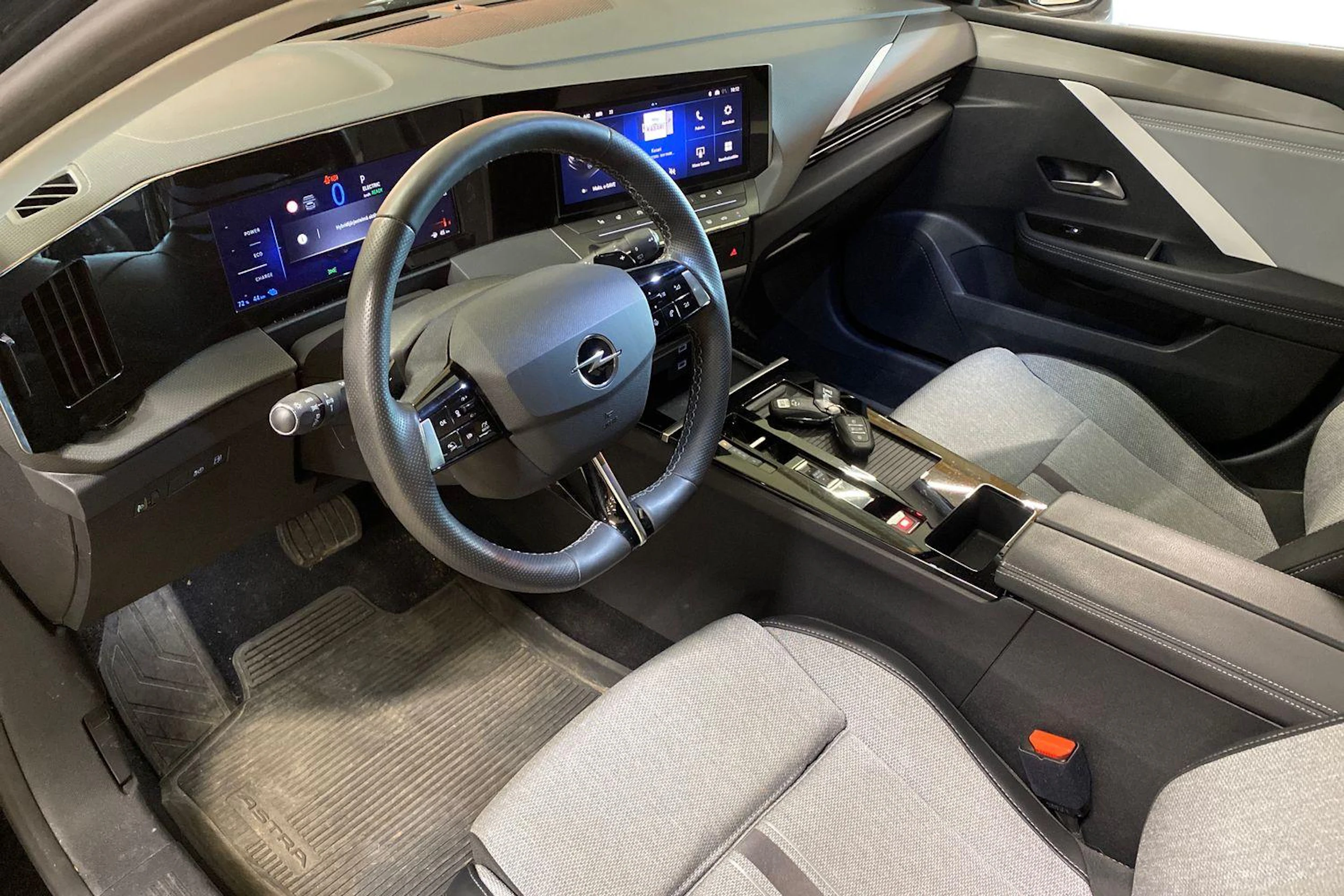 met. musta Opel Astra 2022 kuva 3.