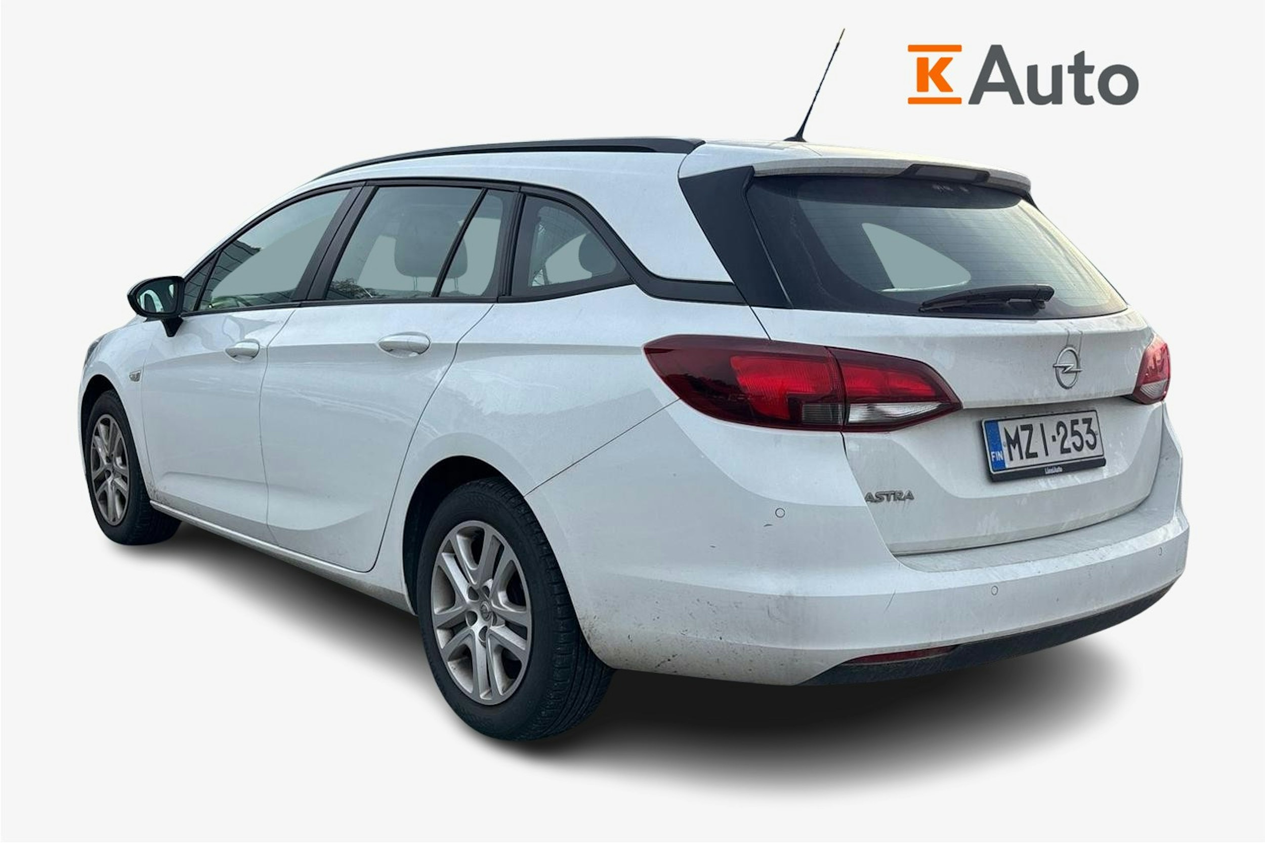 Valkoinen Opel Astra 2022 kuva 2.