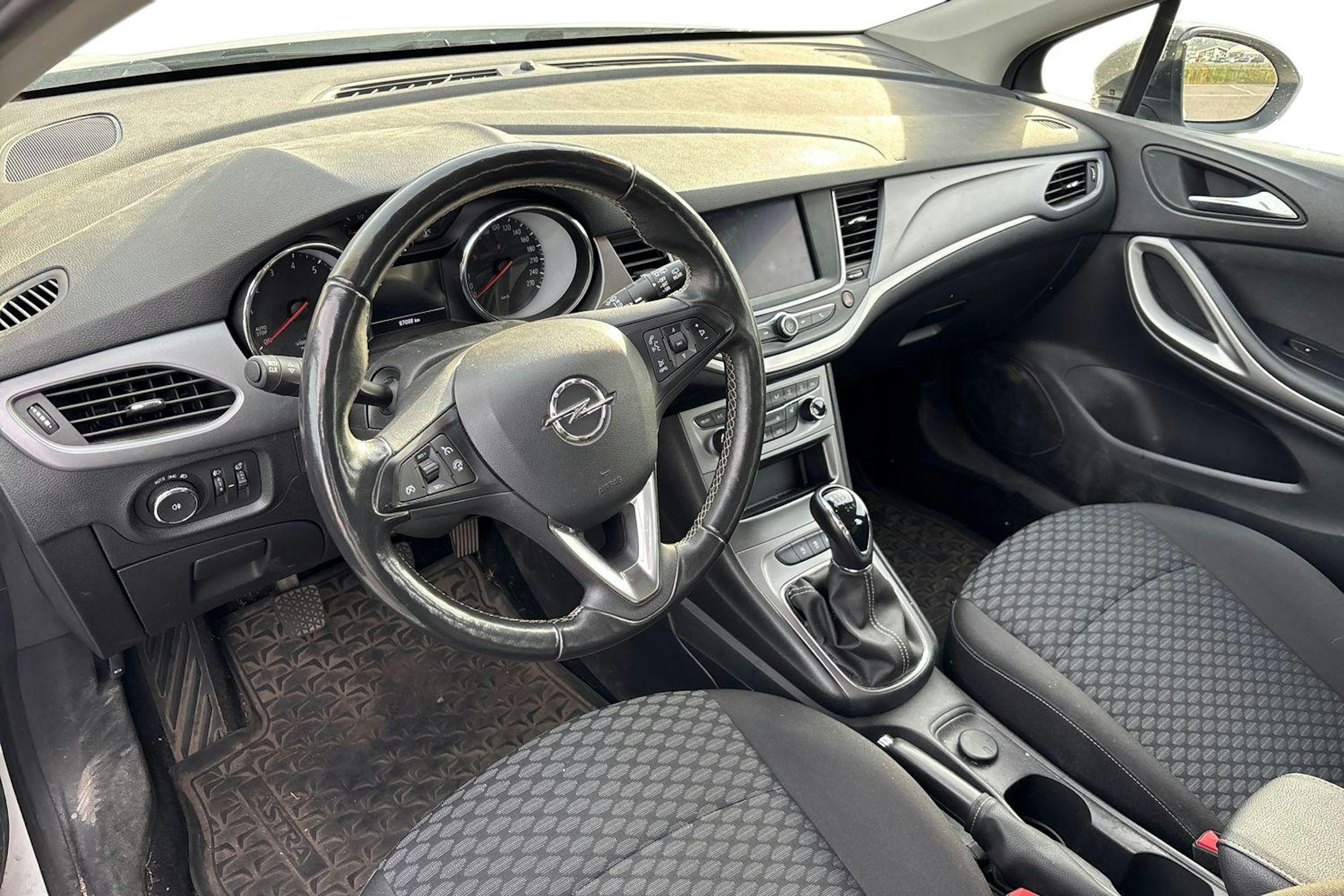 Valkoinen Opel Astra 2022 kuva 3.