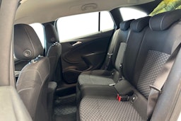 Valkoinen Opel Astra 2022 kuva 10.