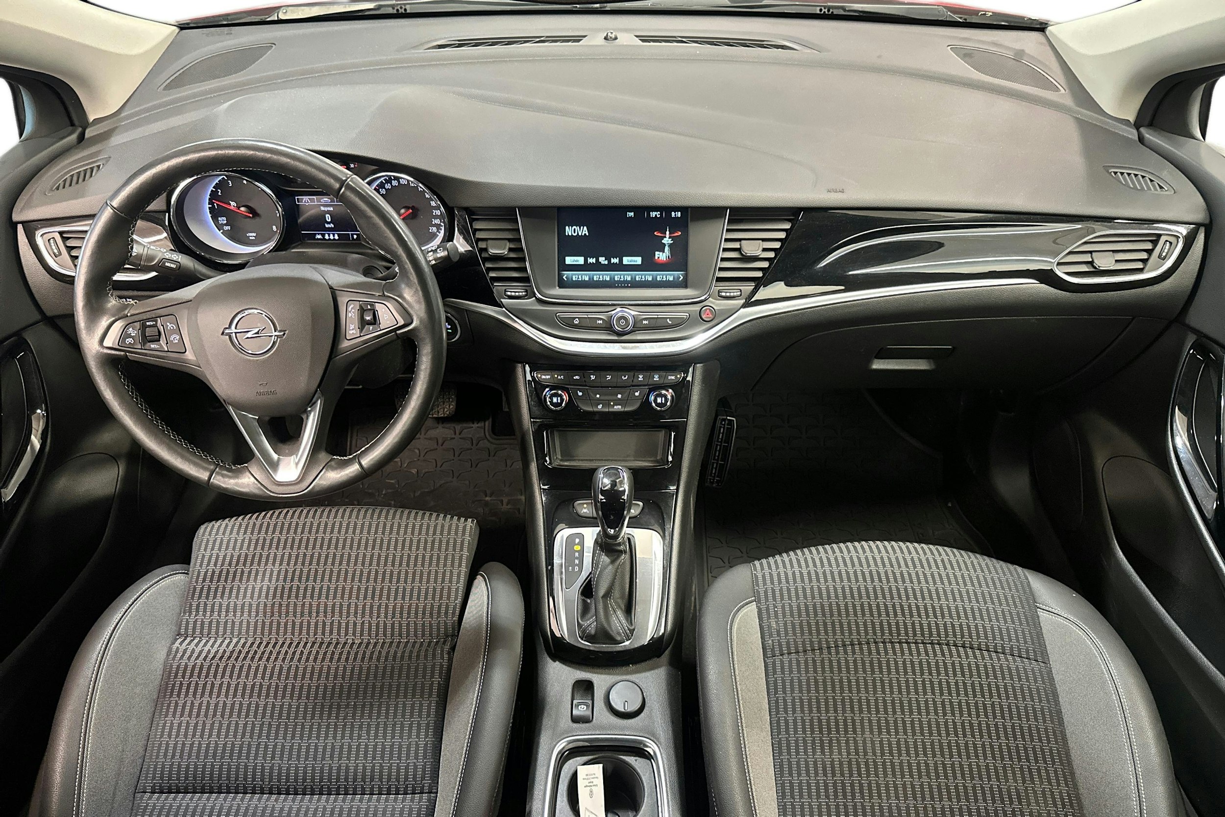 Punainen Opel ASTRA 2022 kuva 9.