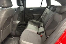 Punainen Opel ASTRA 2022 kuva 10.