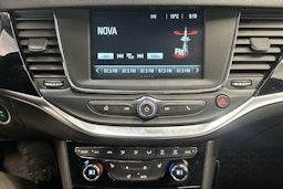 Punainen Opel ASTRA 2022 kuva 17.