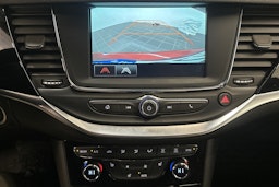 Punainen Opel ASTRA 2022 kuva 18.