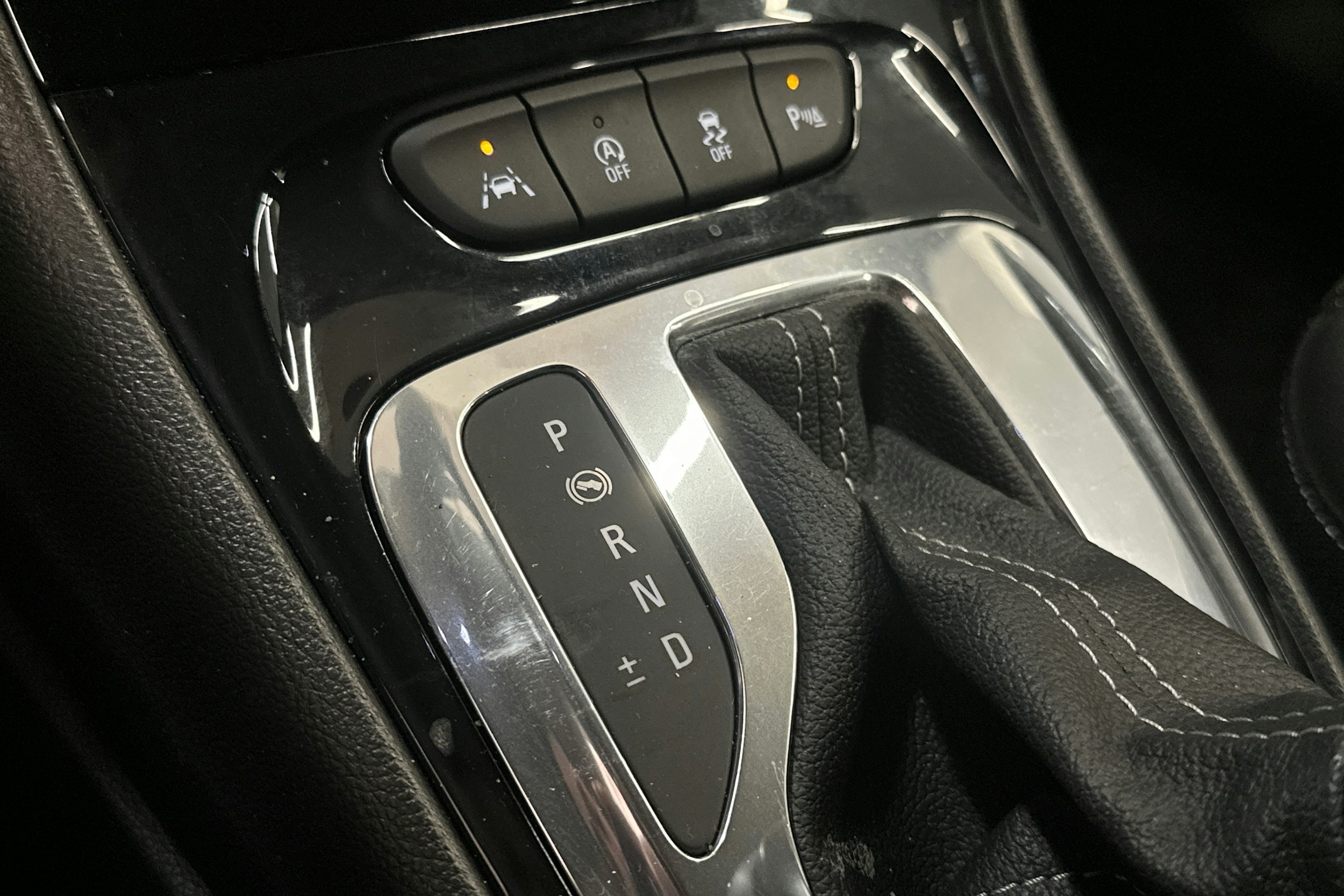 Punainen Opel ASTRA 2022 kuva 19.