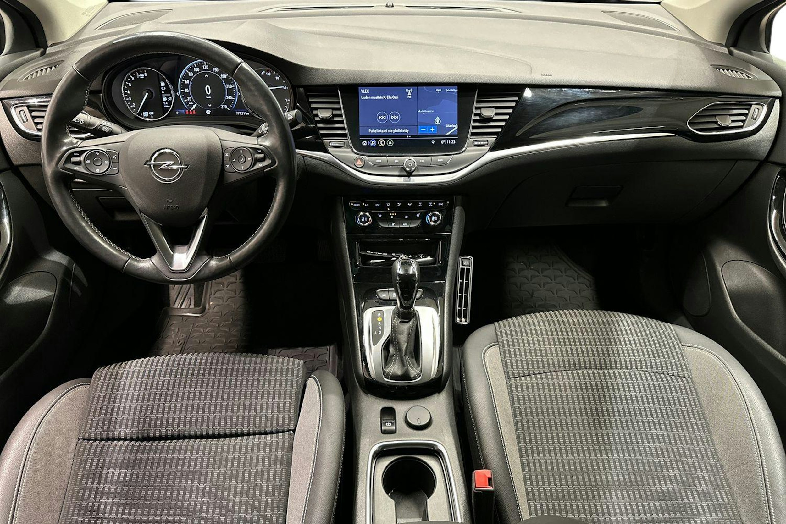 harmaa Opel Astra 2022 kuva 9.