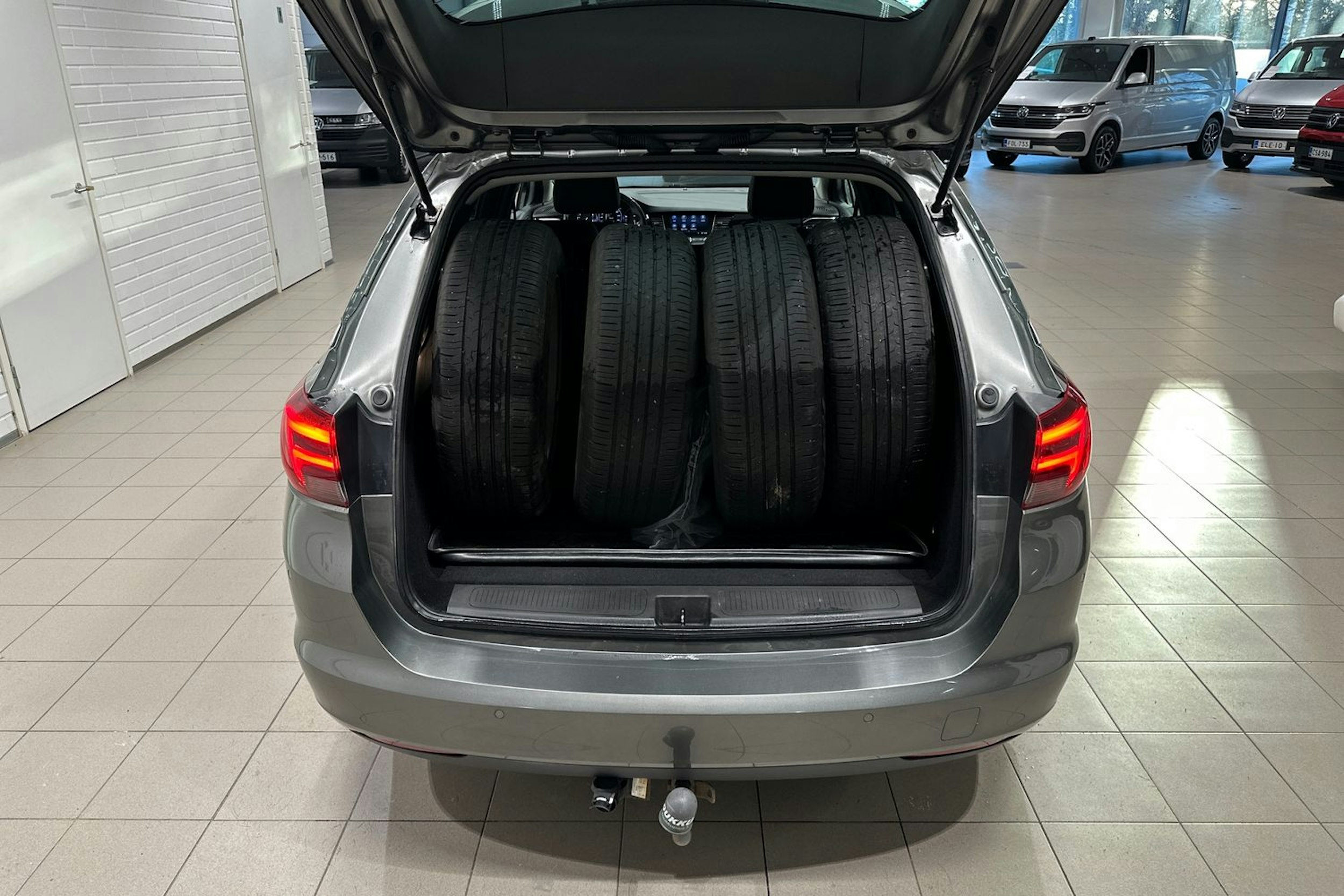 harmaa Opel Astra 2022 kuva 25.