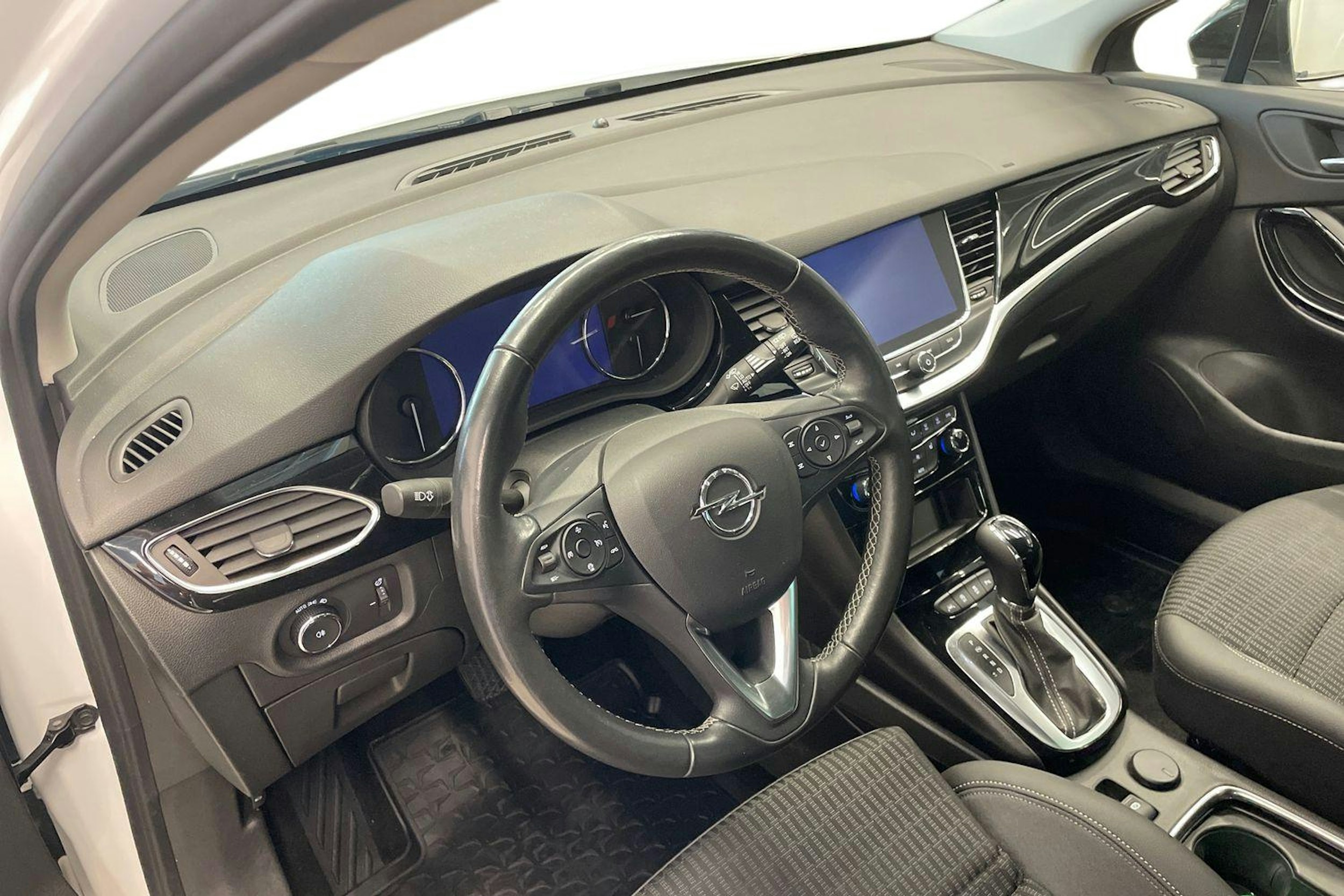 Valkoinen Opel ASTRA 2022 kuva 7.