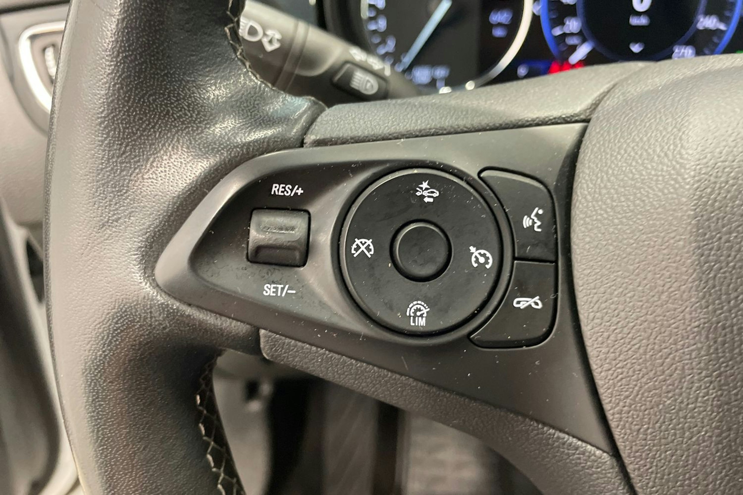 Valkoinen Opel ASTRA 2022 kuva 16.