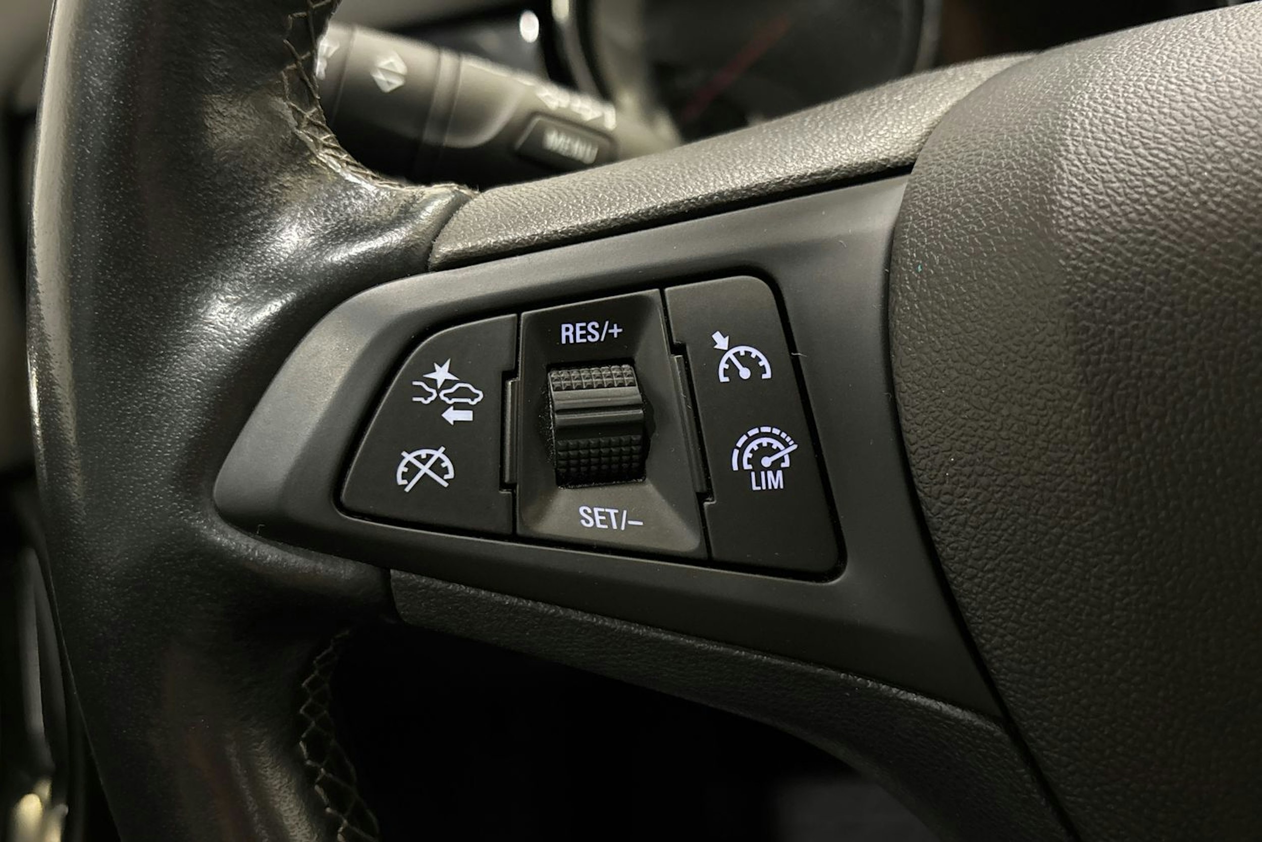 Musta Opel ASTRA 2022 kuva 16.