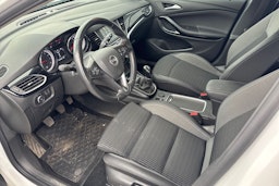 valkoinen Opel Astra 2022 kuva 3.