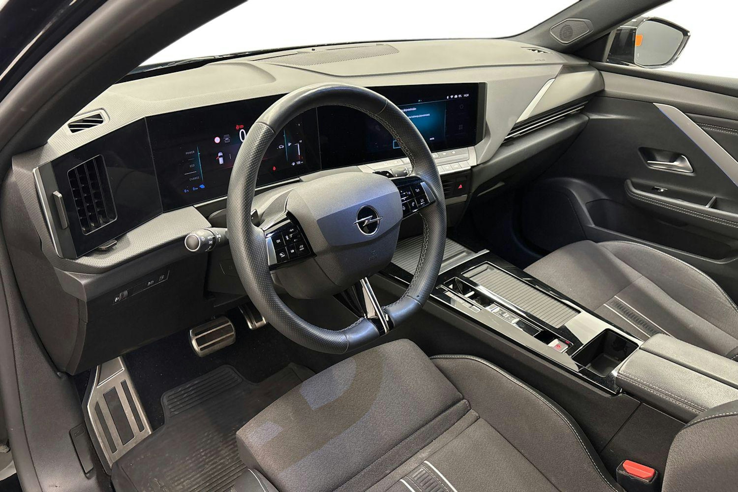 musta Opel Astra 2023 kuva 7.