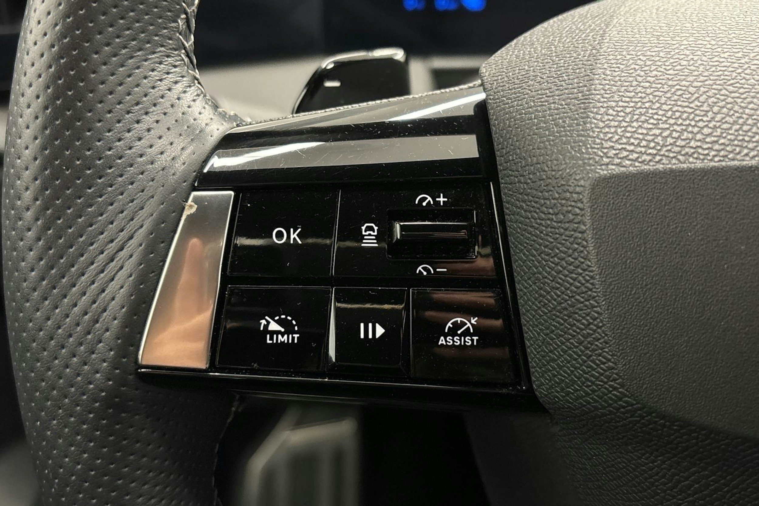 musta Opel Astra 2023 kuva 16.