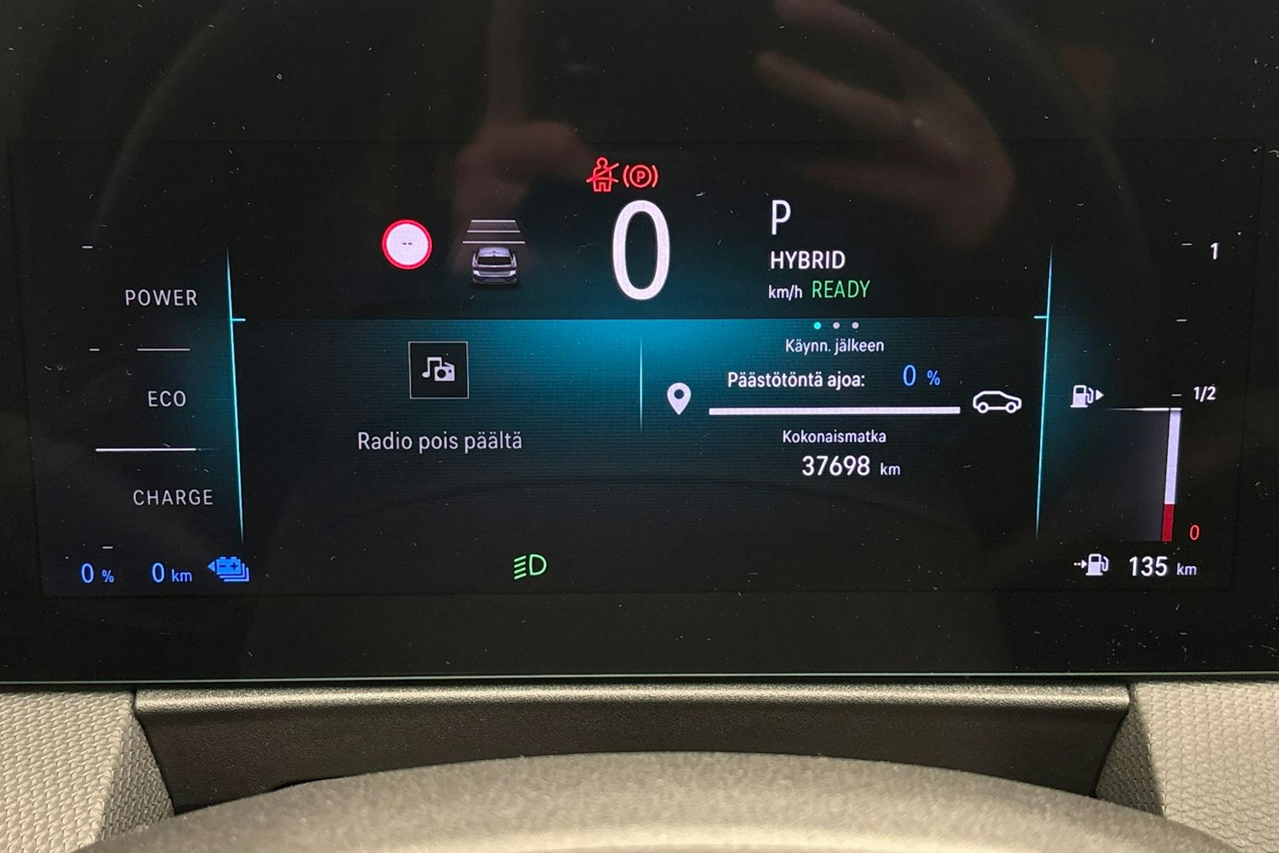 musta Opel Astra 2023 kuva 18.