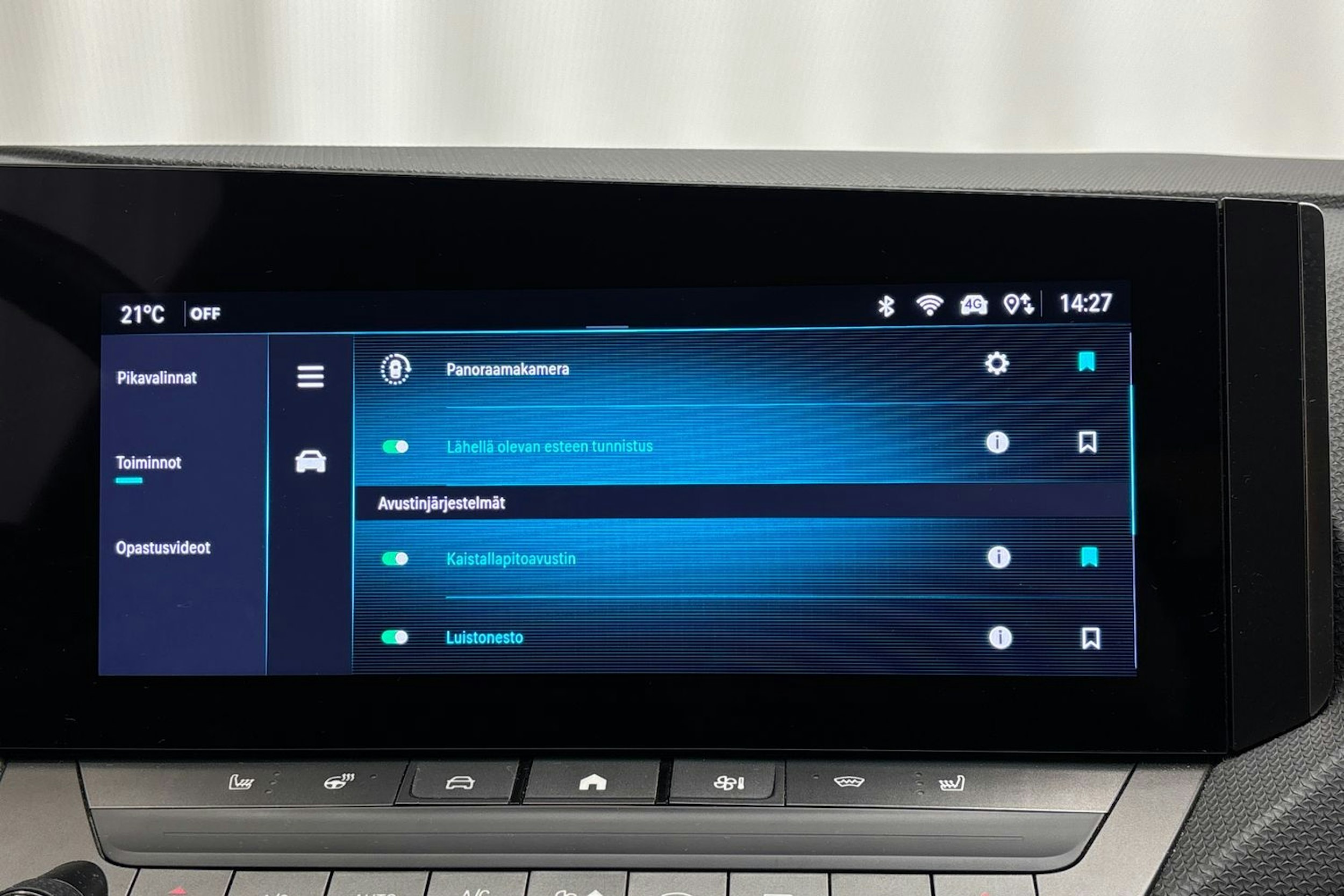 musta Opel Astra 2023 kuva 21.