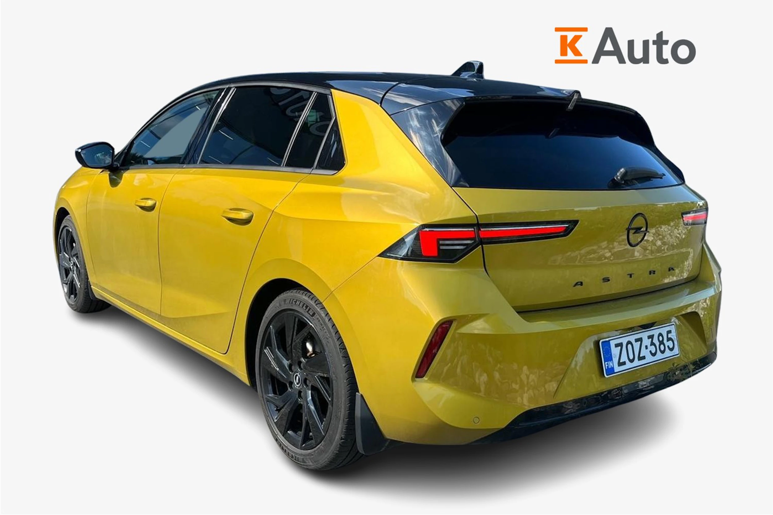 keltainen Opel Astra 2023 kuva 2.