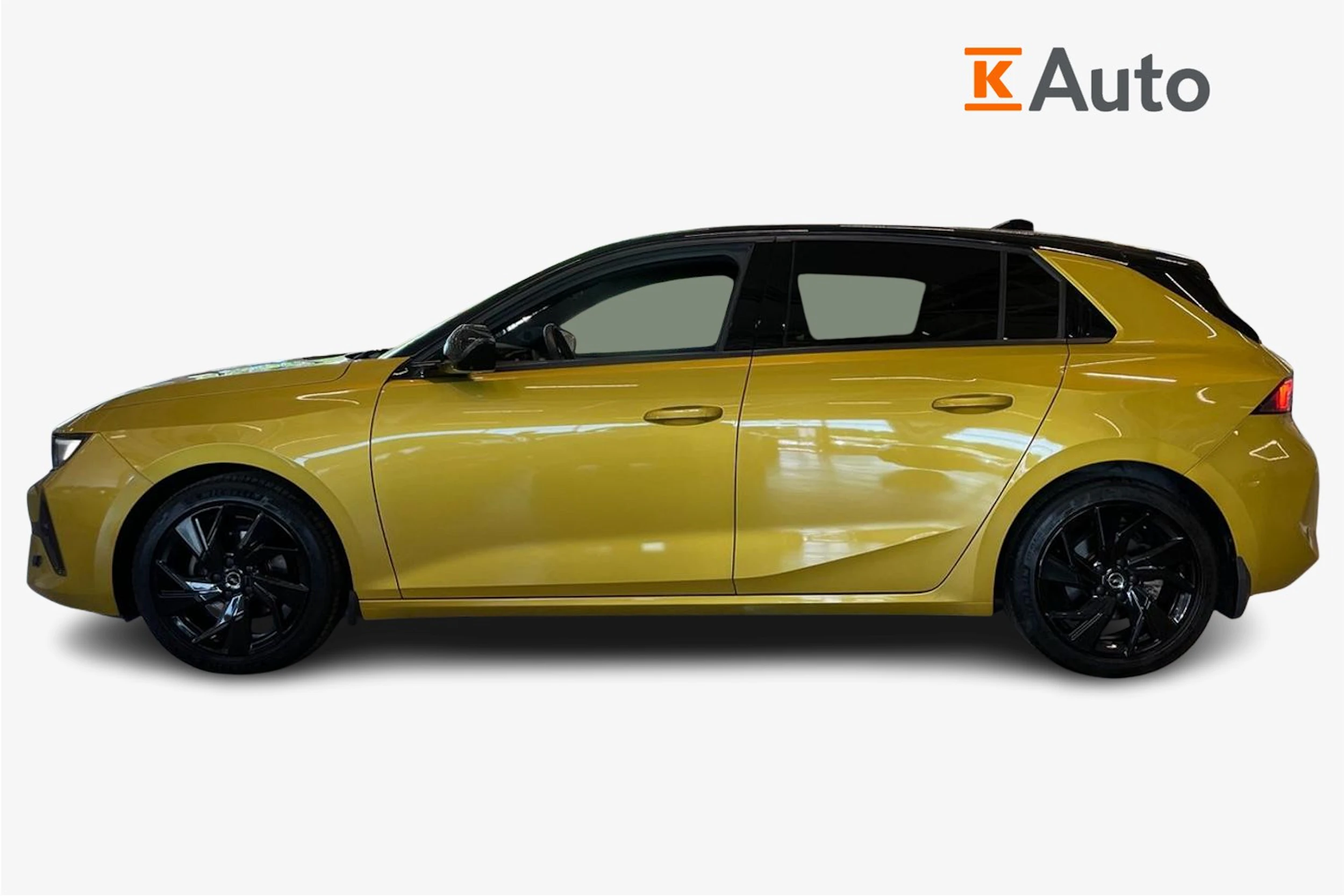 keltainen Opel Astra 2023 kuva 5.