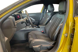 keltainen Opel Astra 2023 kuva 6.