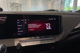 keltainen Opel Astra 2023 kuva 19.