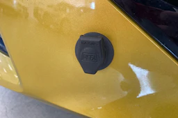 keltainen Opel Astra 2023 kuva 34.