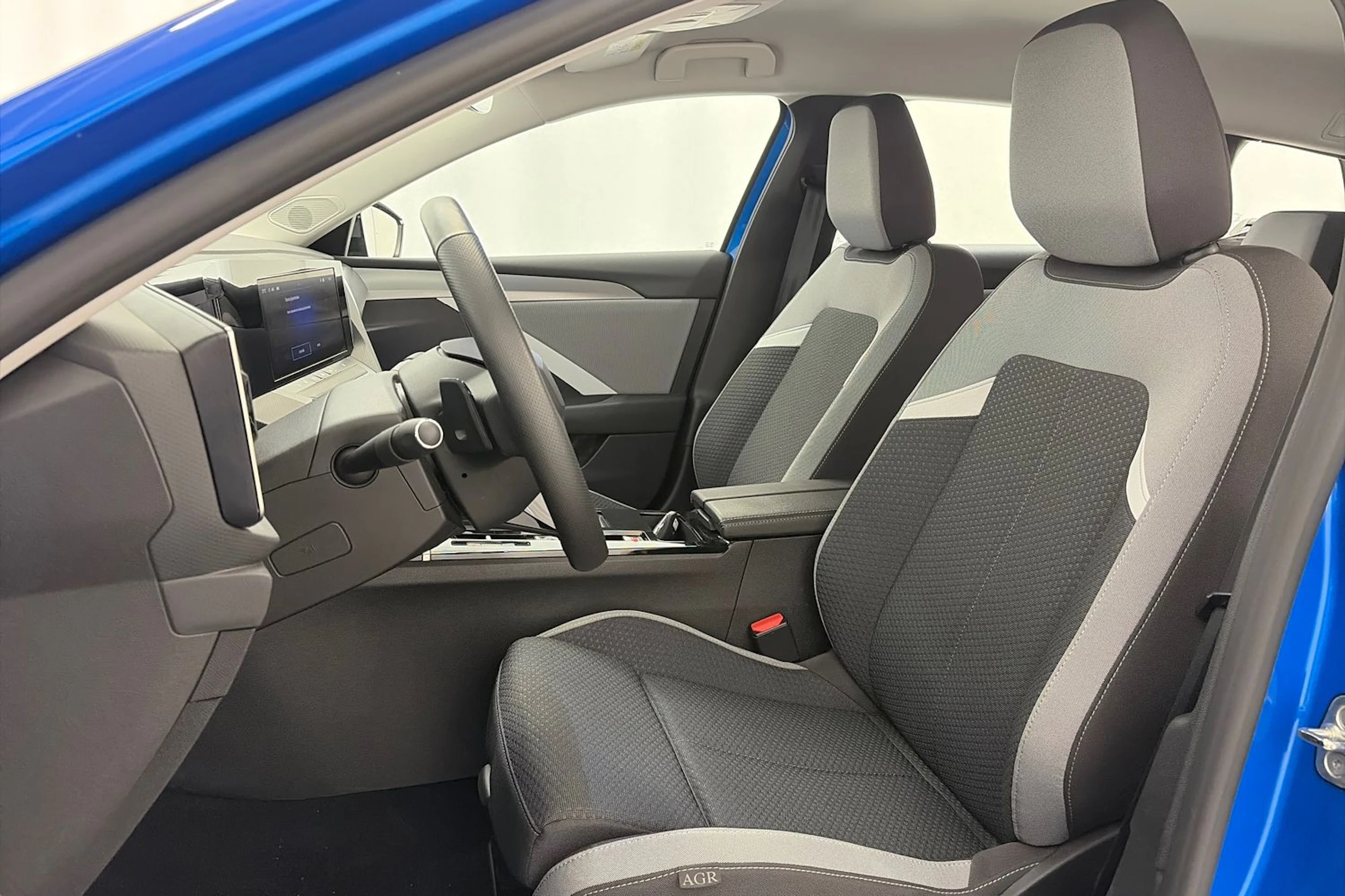 sininen Opel Astra 2024 kuva 12.