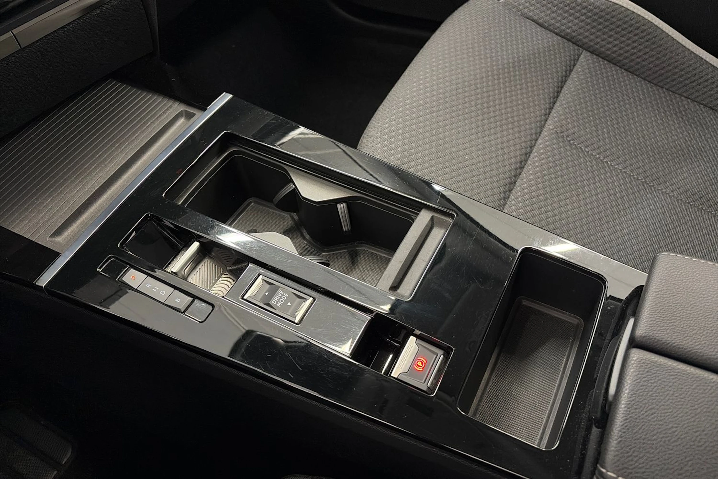 sininen Opel Astra 2024 kuva 22.
