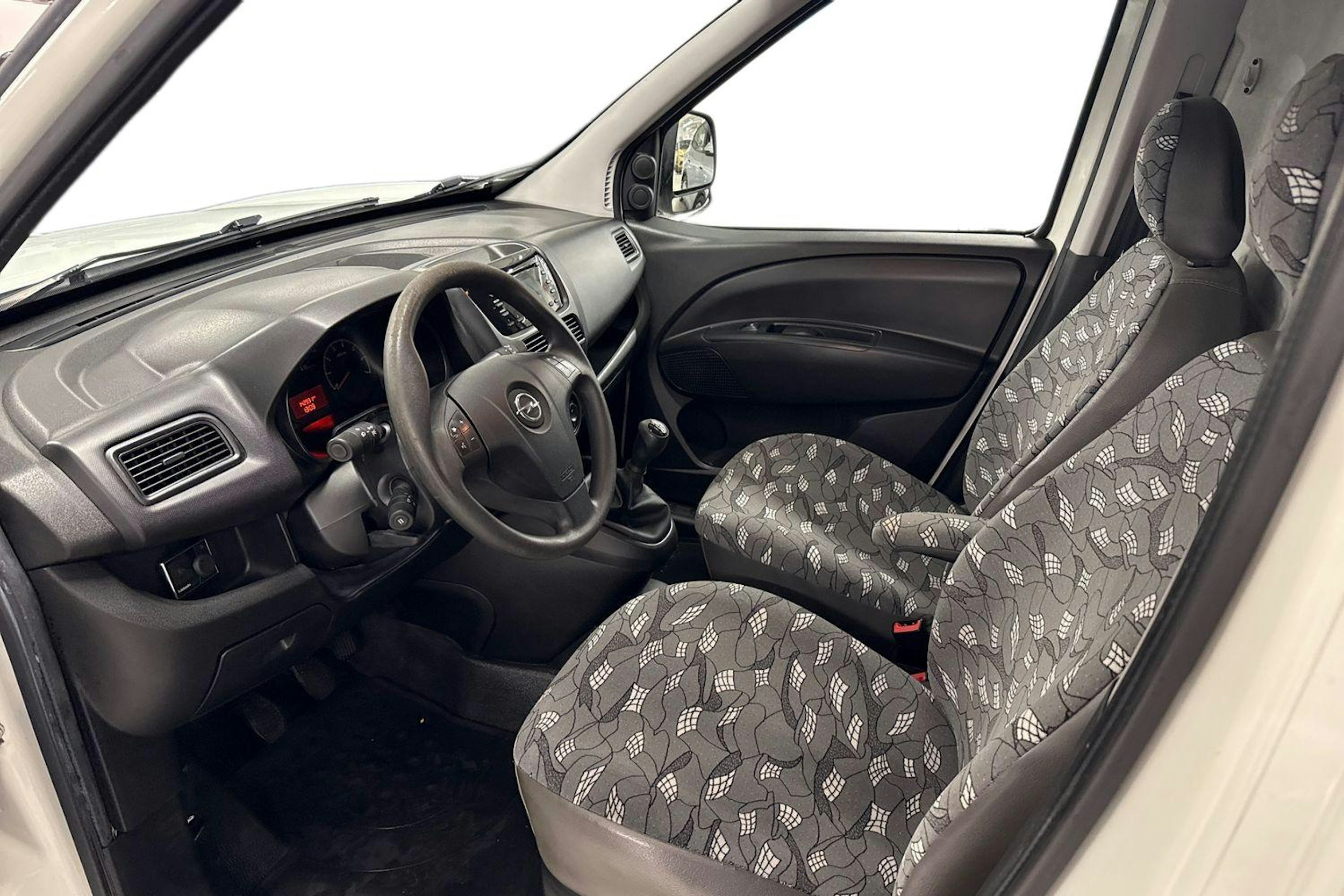 valkoinen Opel Combo 2016 kuva 3.