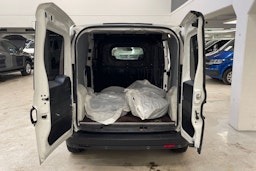 valkoinen Opel Combo 2017 kuva 15.