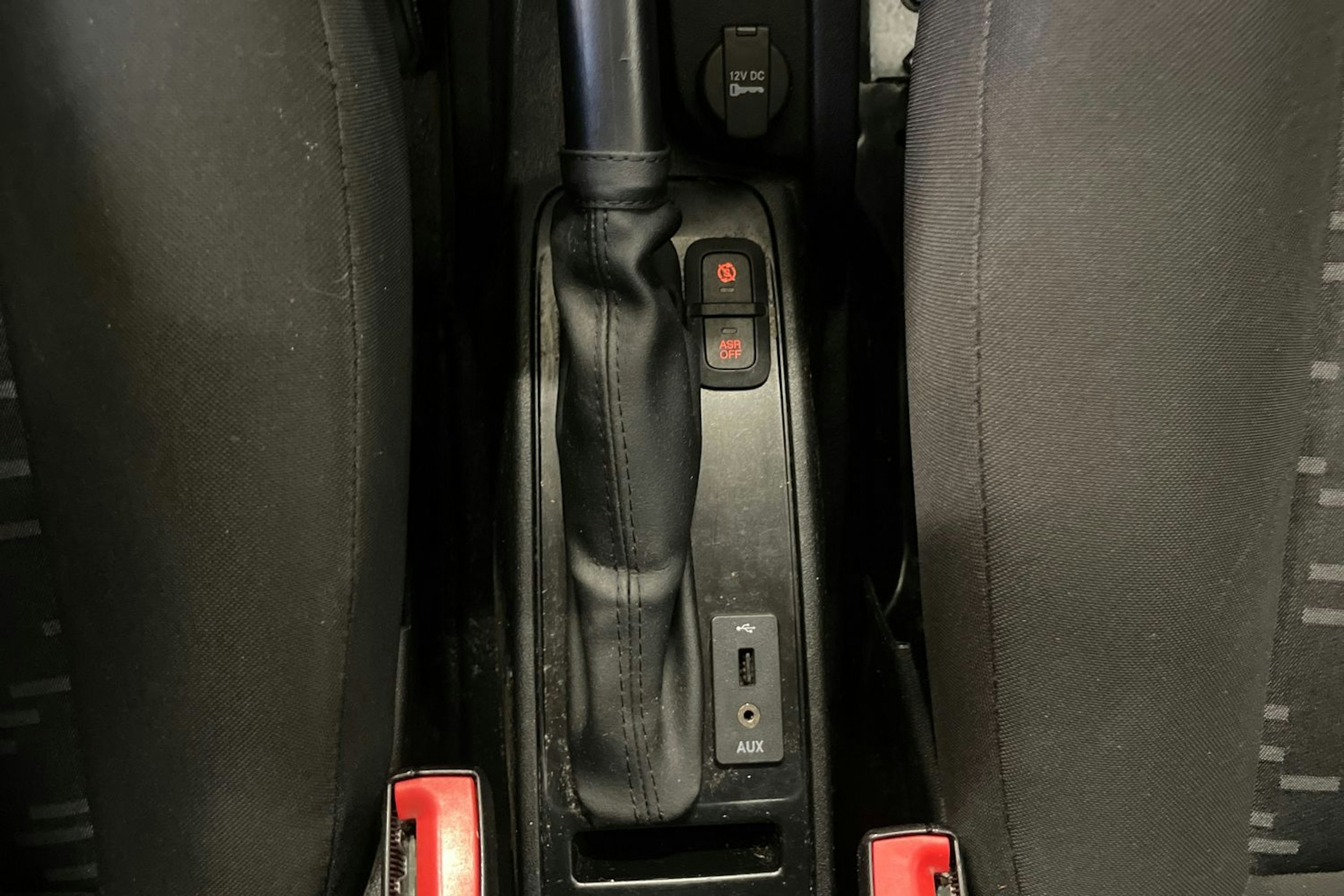 valkoinen Opel Combo 2017 kuva 25.