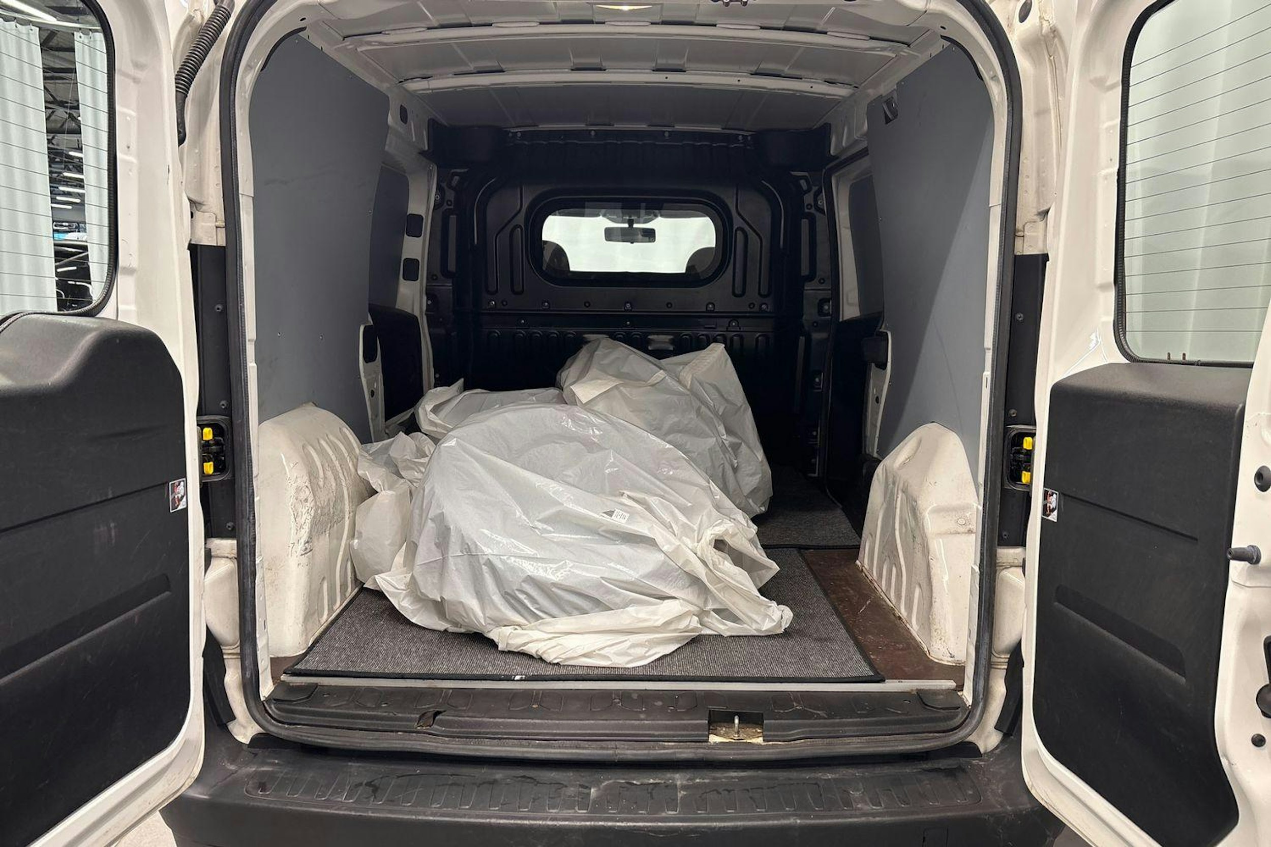 valkoinen Opel Combo 2017 kuva 9.