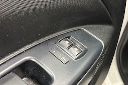 valkoinen Opel Combo 2017 kuva 18.