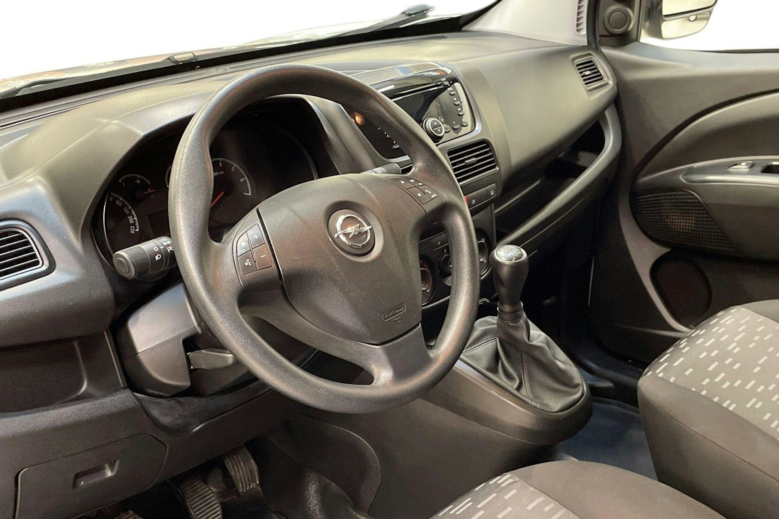 hopea Opel Combo 2017 kuva 9.