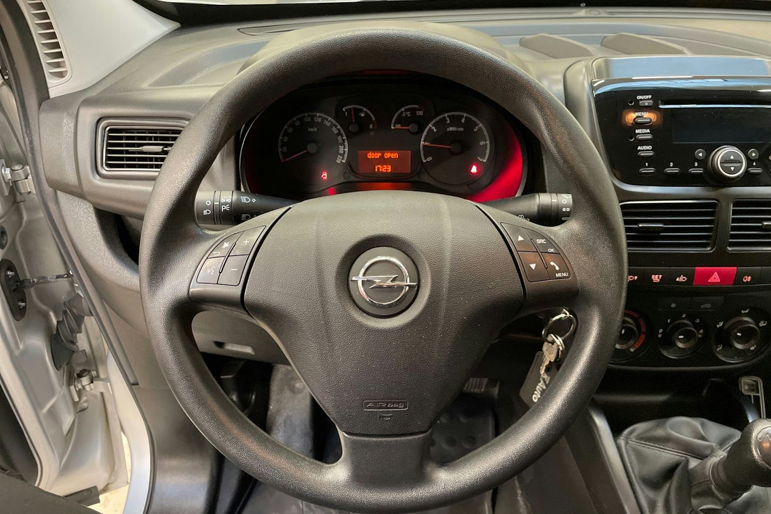hopea Opel Combo 2017 kuva 16.