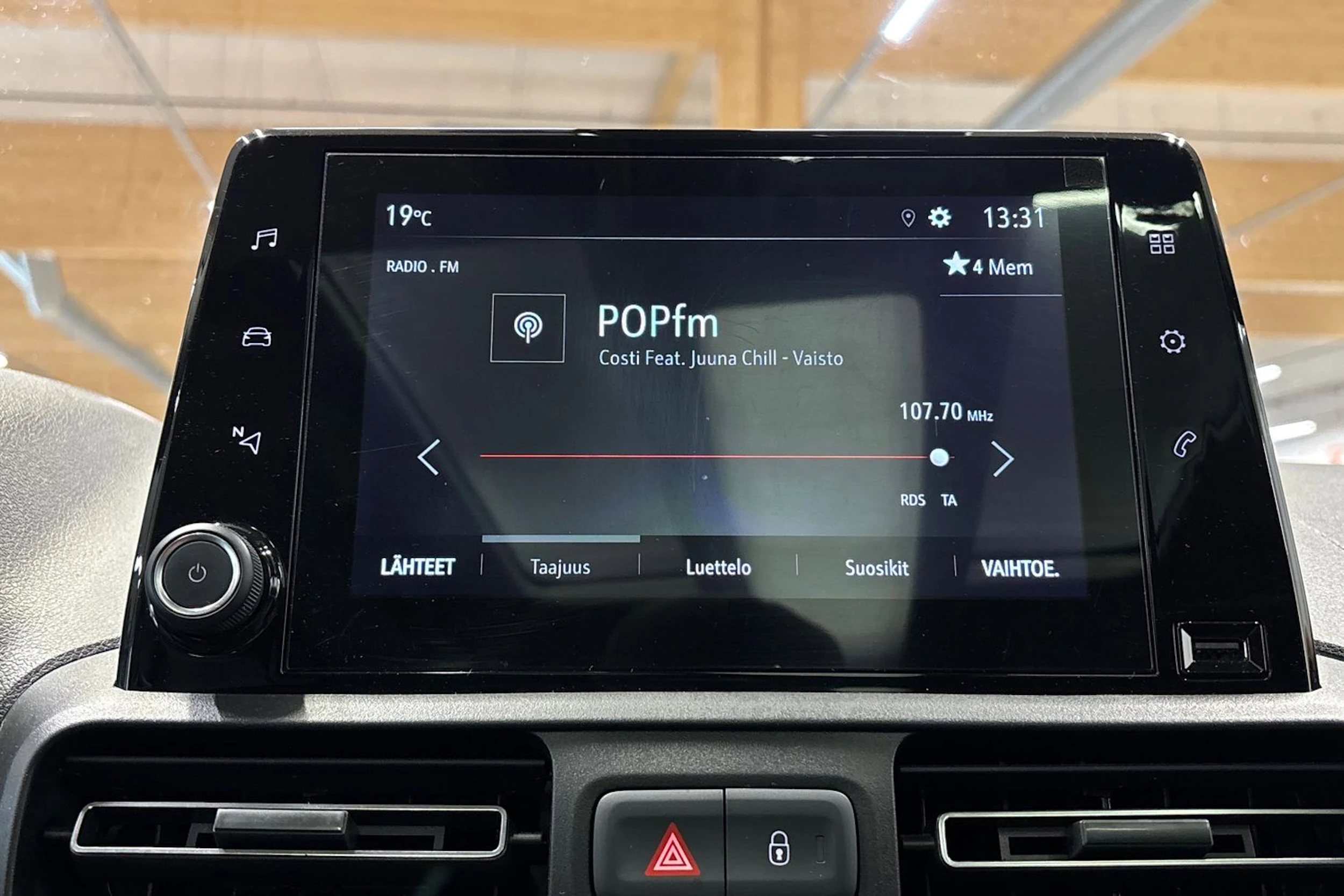sininen Opel Combo 2018 kuva 18.