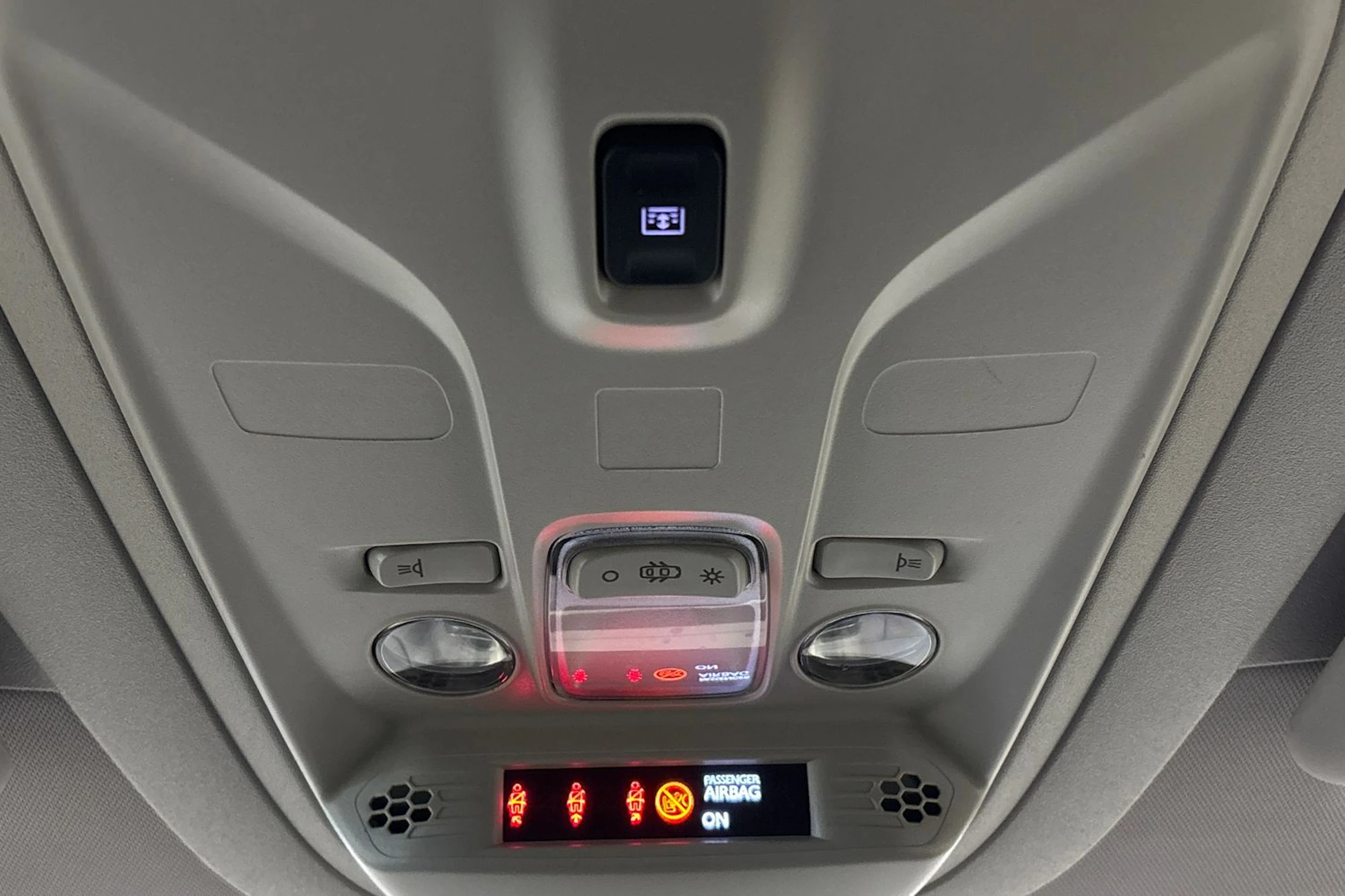 sininen Opel Combo 2018 kuva 22.