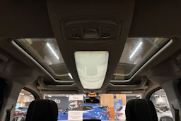 sininen Opel Combo 2018 kuva 23.