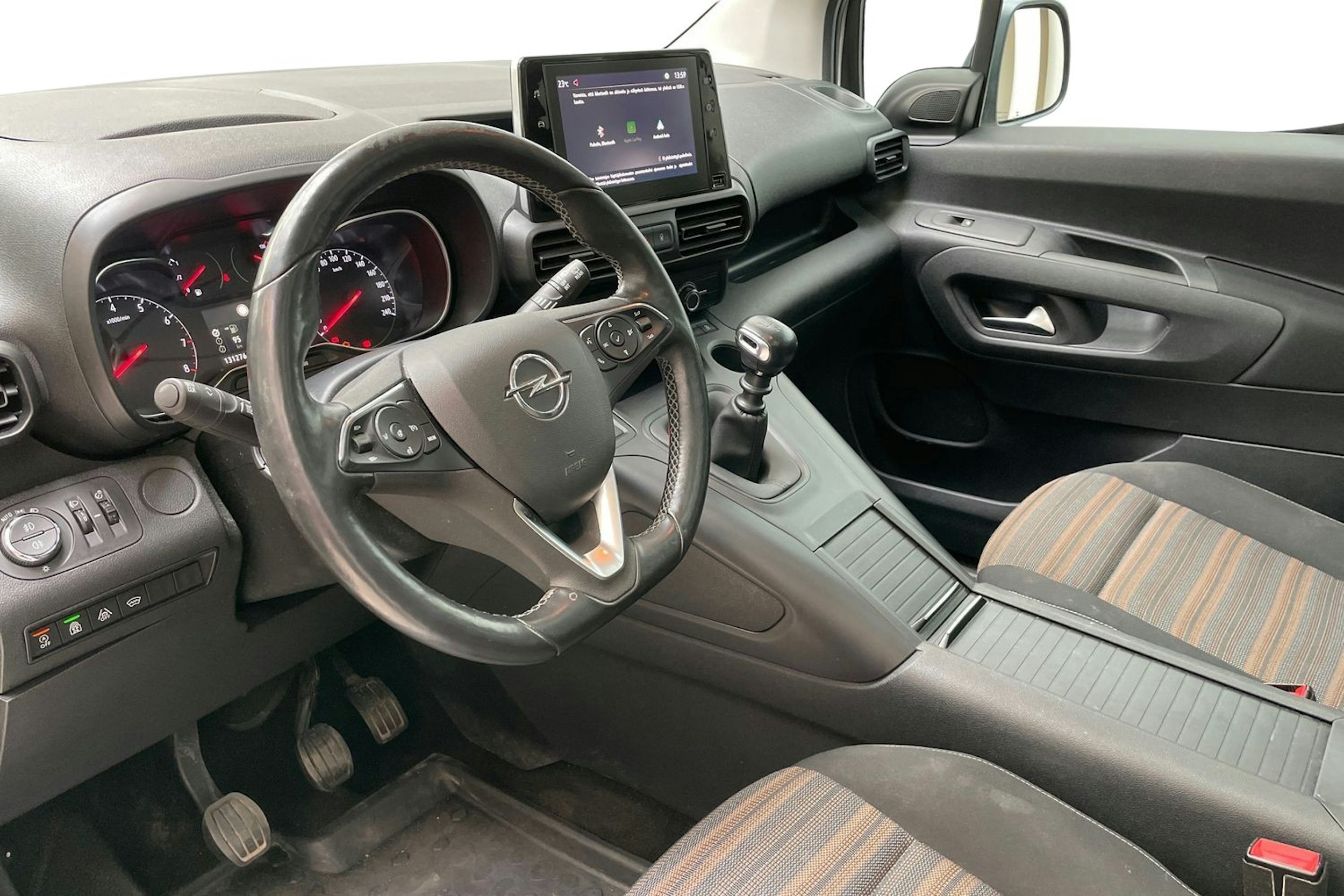valkoinen Opel Combo 2019 kuva 7.