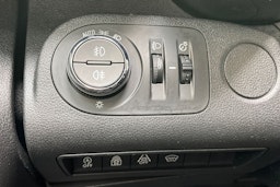 valkoinen Opel Combo 2019 kuva 18.