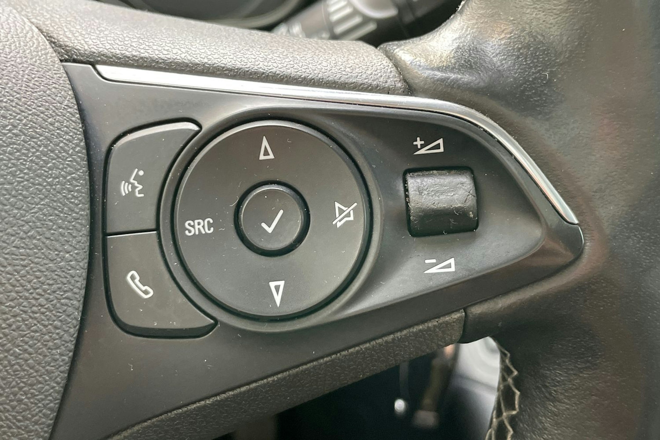 valkoinen Opel Combo 2019 kuva 20.