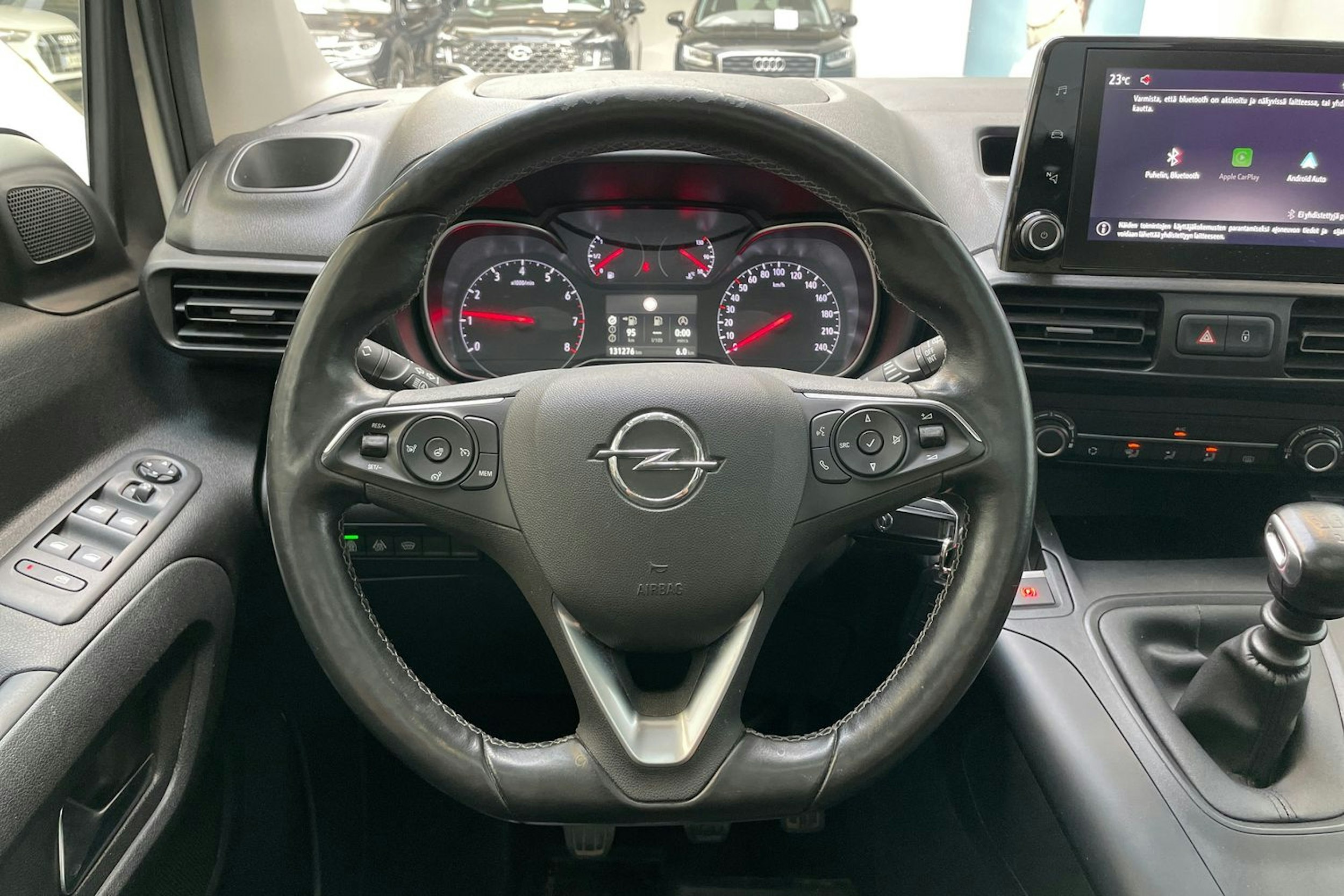 valkoinen Opel Combo 2019 kuva 22.