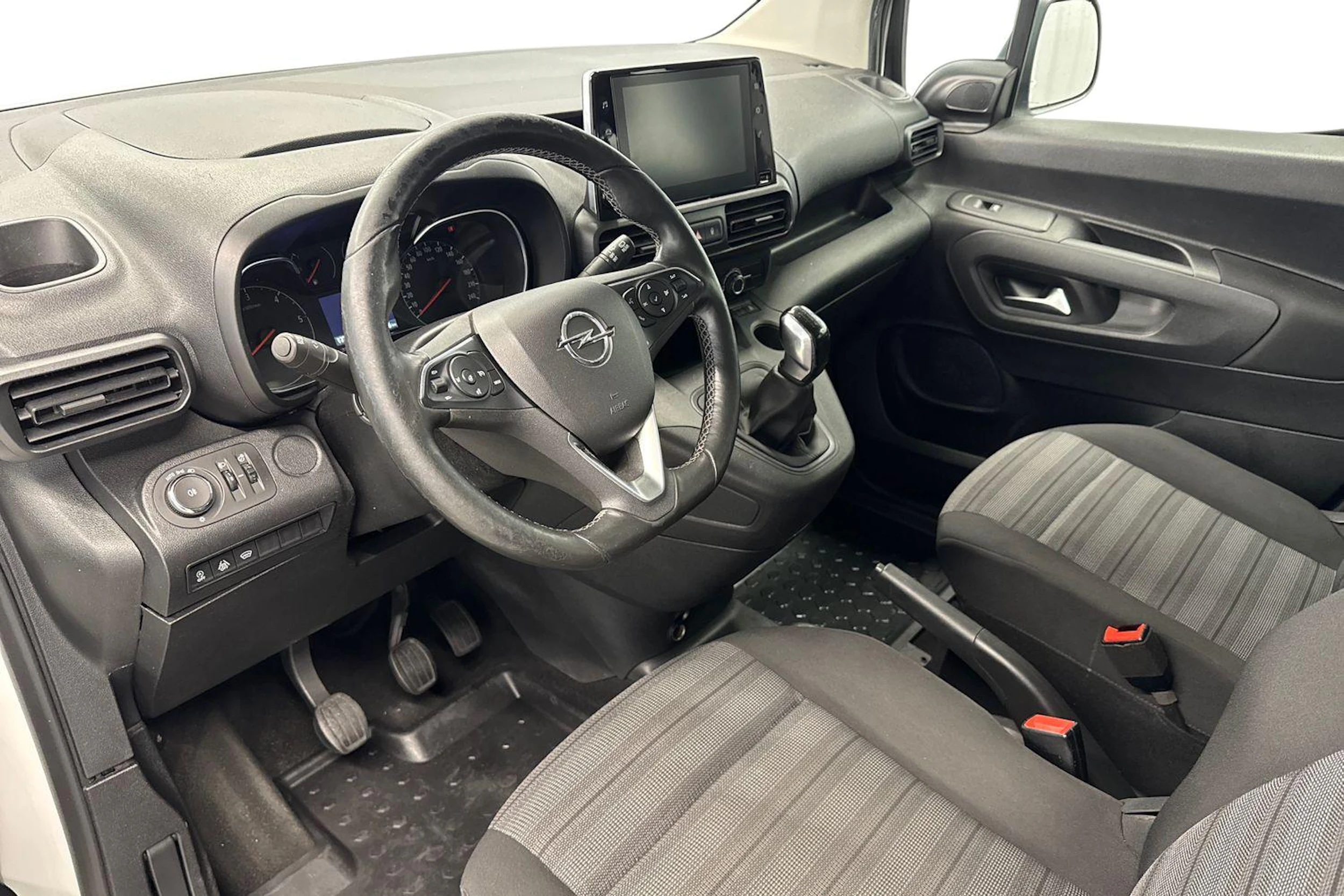valkoinen Opel Combo 2019 kuva 8.