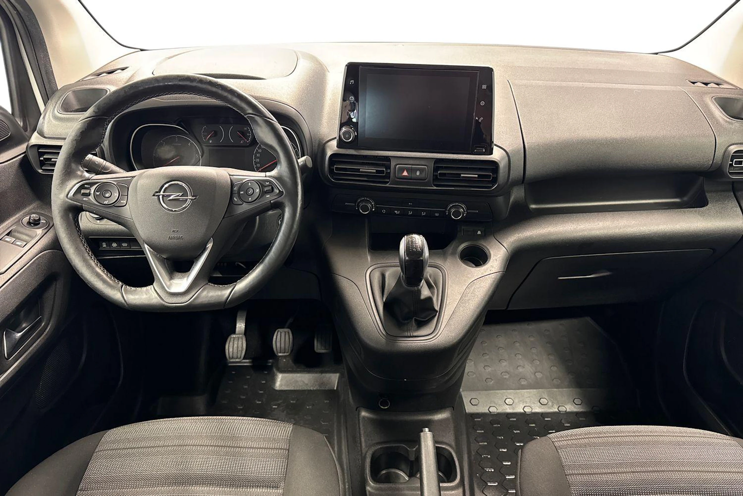 valkoinen Opel Combo 2019 kuva 9.