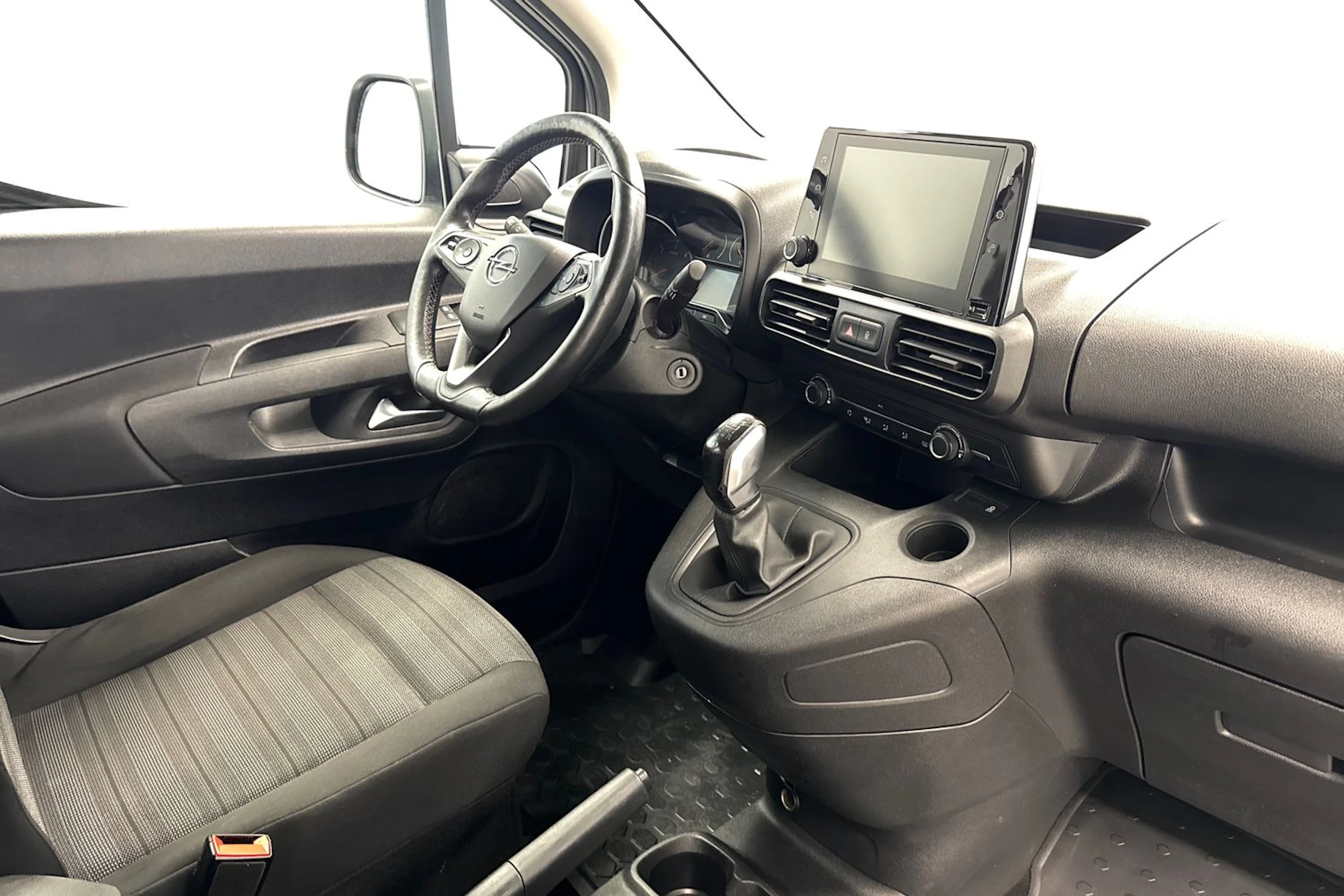 valkoinen Opel Combo 2019 kuva 13.