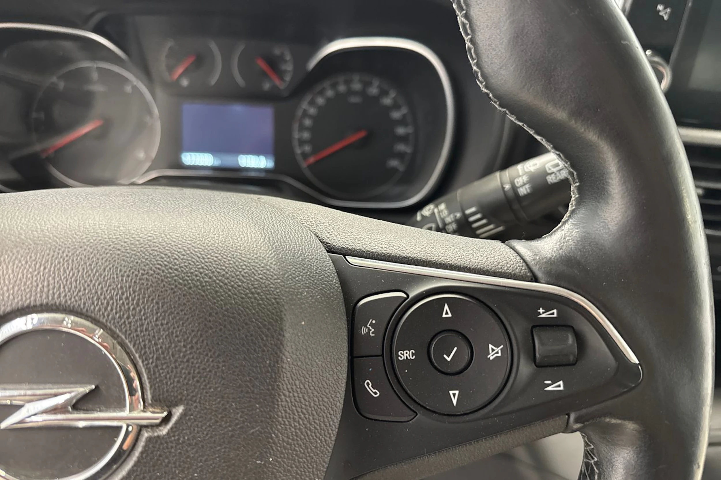 valkoinen Opel Combo 2019 kuva 18.