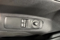 valkoinen Opel Combo 2019 kuva 22.