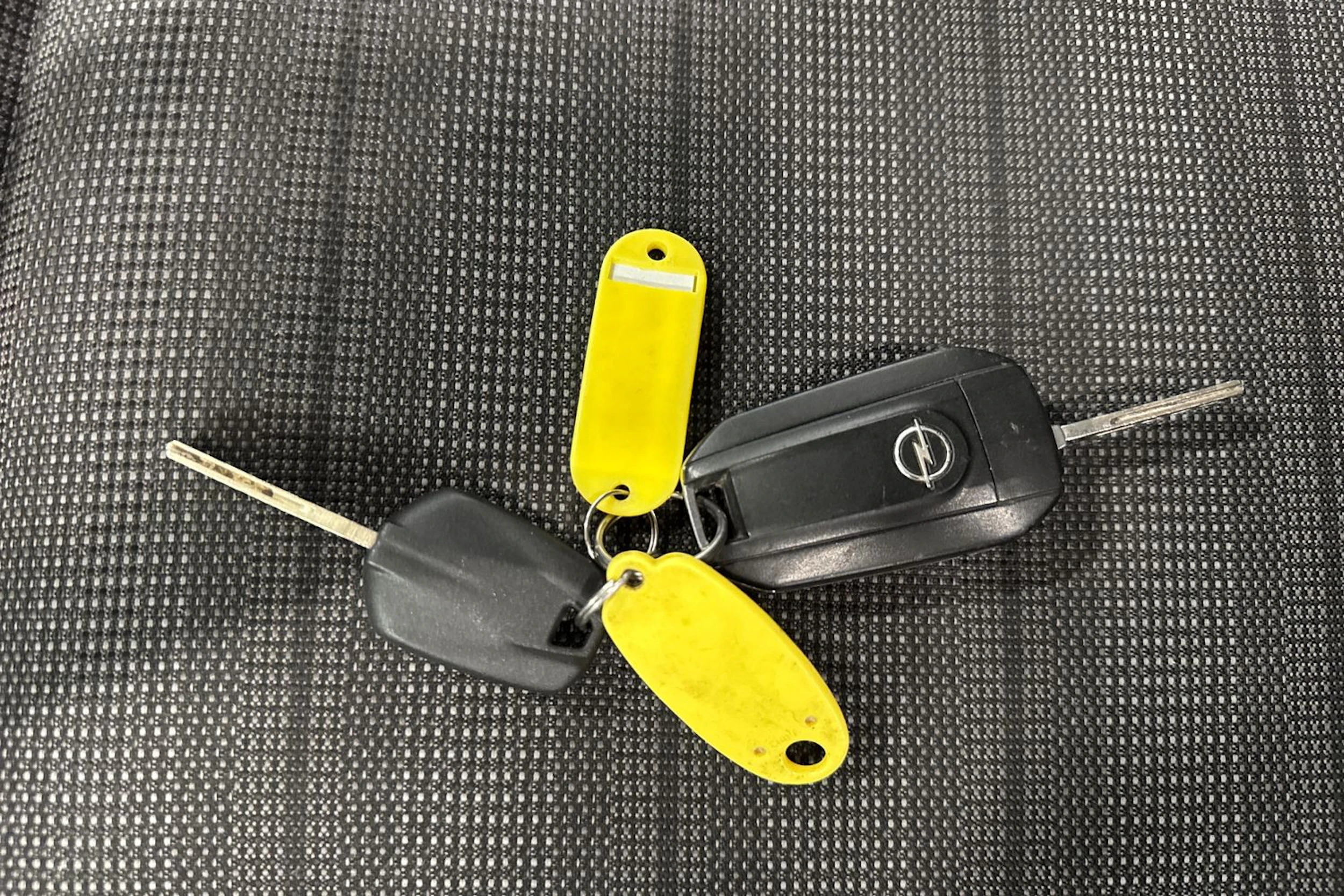 valkoinen Opel Combo 2019 kuva 25.